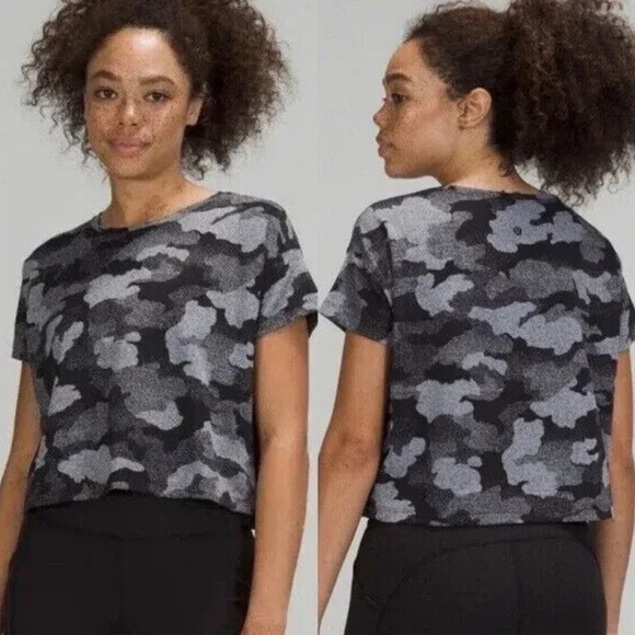lululemon athletica Tops - Lululemon Cates Tee‎ Shirt Top Women 4 Black Gray Camo Stretch Sporty Gorpcore